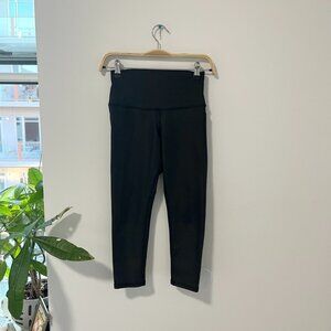 Alo Yoga Black Shiny High Rise Capri Leggings Size XS